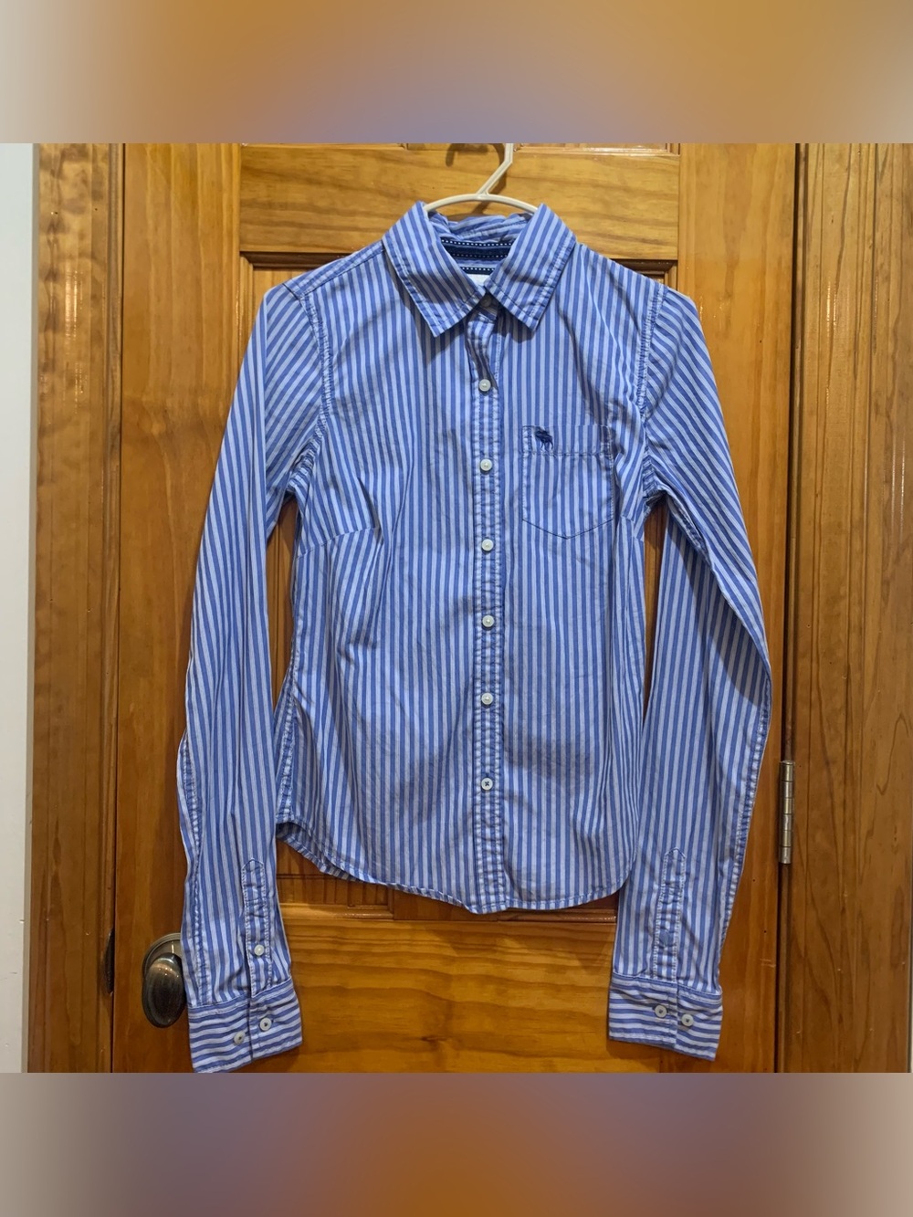 Abercrombie & Fitch LS Blue & White Stripe Button Down Blouse
Small 4 - 6
Pocket - Picture 16 of 16